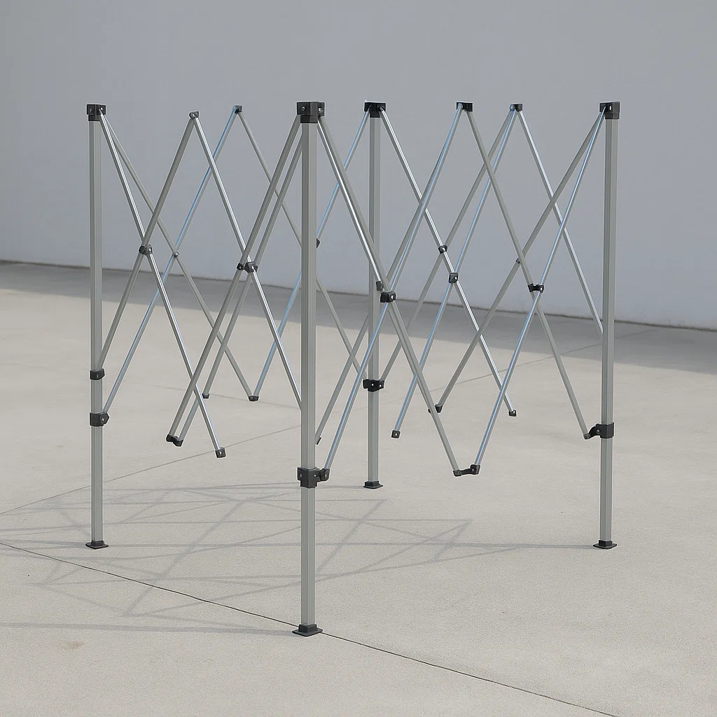 Ein teilweise erweitertes Pop-up-Zeltgestell auf einer ebenen Betonfläche. Die leichte Aluminiumstruktur zeigt rautenförmige Querstangen, die zum Aufbau bereit sind.